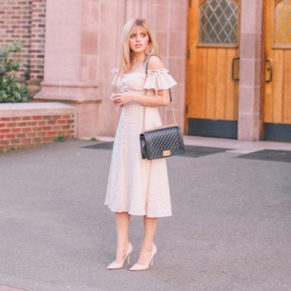 NWT Gal Meets Glam Colleen Dress Off Shoulder Polka Dot Cream Tan Ecru 4 - Picture 3 of 6